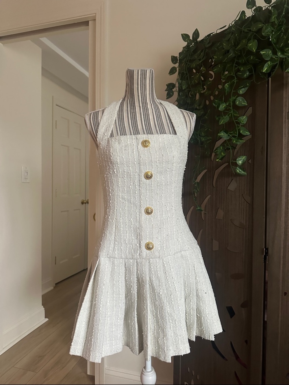 Heiress Pleated Halter Dress - Picture 6 of 10